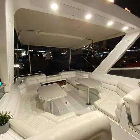 Alojamiento En Barco Voralamar * Βαλένθια