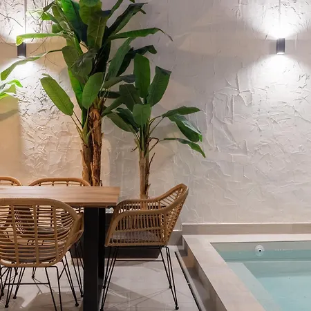 Con Piscina Y Terraza アパート