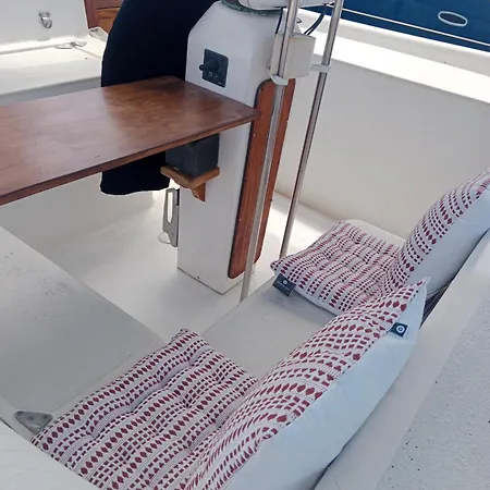 Botel Velero Whimsy *