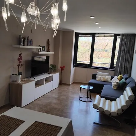 Apartment En La Ciudad De Artes Y Ciencias *