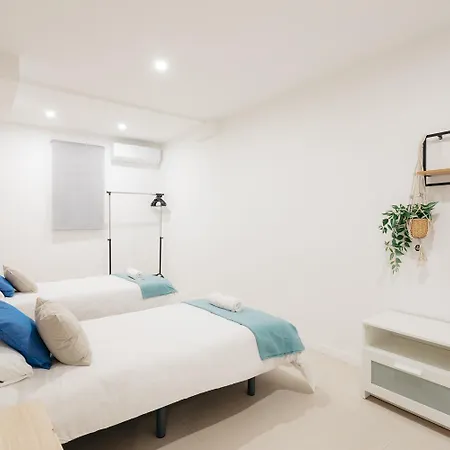 Apartment Amplio Cerca Centro Historico Y Turia 5pax 2 Bath