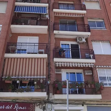 Near The Cabanyal And Universities Pansiyon *