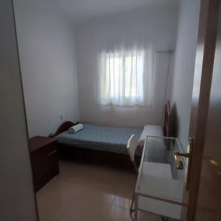 Planta Baja, Bien Comunicada, Cerca De La Playa