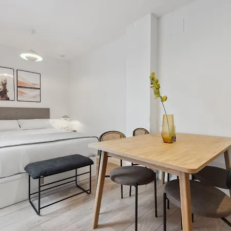 Limehome Carrer Del Pare Palau I Quer ולנסיה