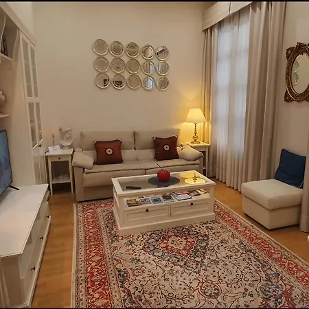 Cozy Luxury Apartments*****. The Center *