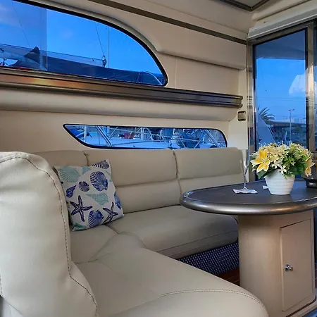 船屋 The Yacht Experience