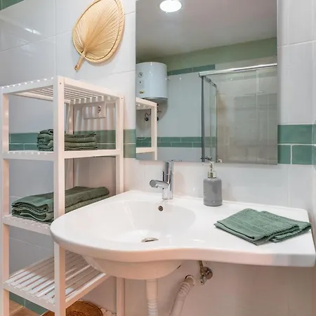 Cerrajeros Market Lägenhet *