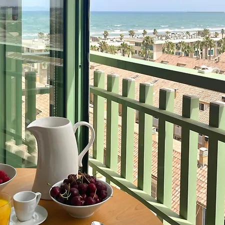 Stylish Well-connected Beachfront Flat ולנסיה