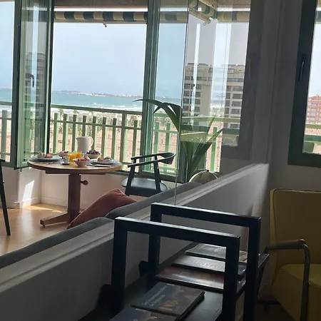Stylish Well-connected Beachfront Flat Apartman