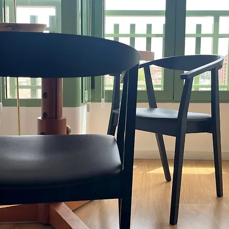 Stylish Well-connected Beachfront Flat דירה