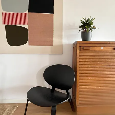 Stylish Well-connected Beachfront Flat דירה