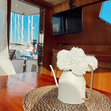 Malmo's Yacht 船上ホテル