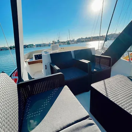 Malmo's Yacht 船上ホテル