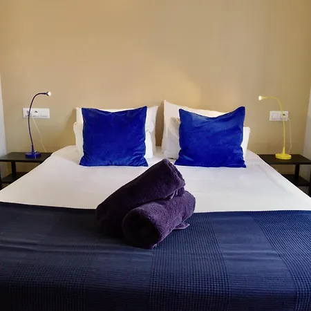 Hosted By Gracie Appartement *