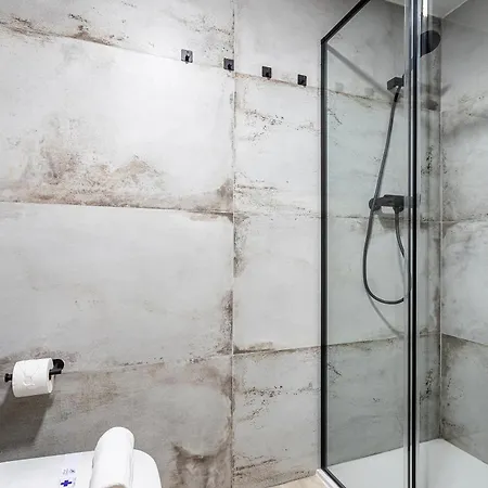 Marie Curie Flats, Lovely Loft Apartment