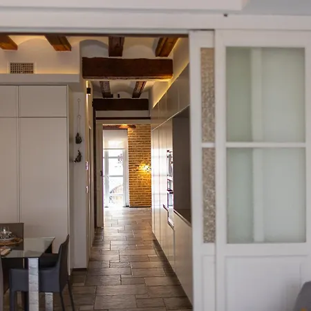 Florit Flats - Center Modern 1br 2bth Terrace Wi-fi Ac *