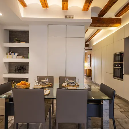 Apartman Florit Flats - Center Modern 1br 2bth Terrace Wi-fi Ac *