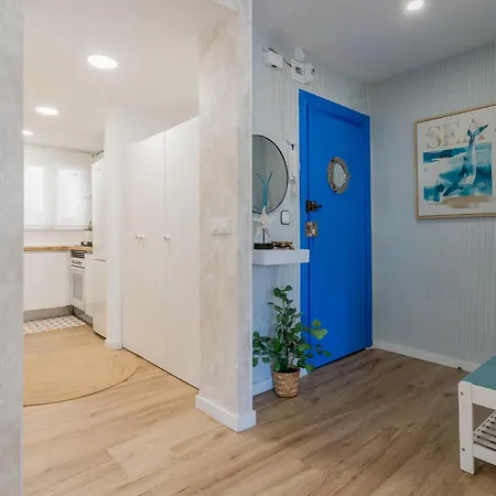 Nautico Junto A La Playa Malvarrosa