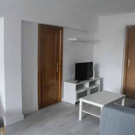 Apartment Flat Close To Perfect For Families And Groups - Actor Mauri 18 *