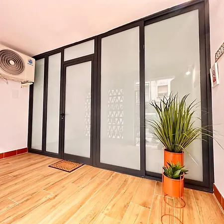 & Ayora アパート