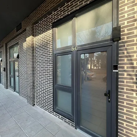 Apart-hotel Cervero 24a