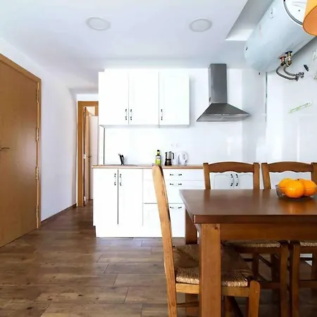 Acogedor Con Terraza Interior En La Playa