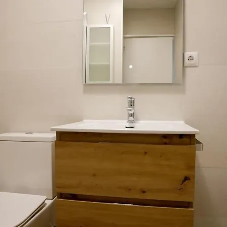 Renovado Y Sofisticado En El Centro De *