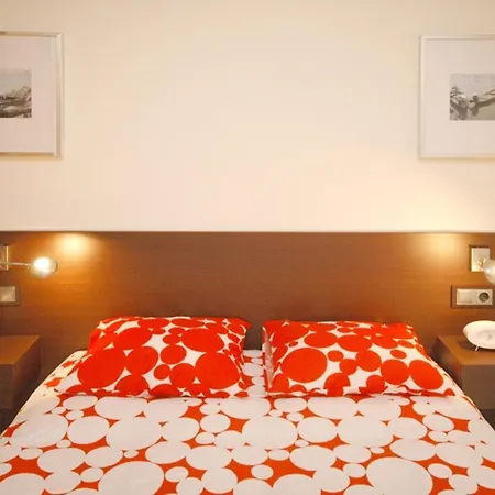 Beds & Breaks Soler Апартаменты *