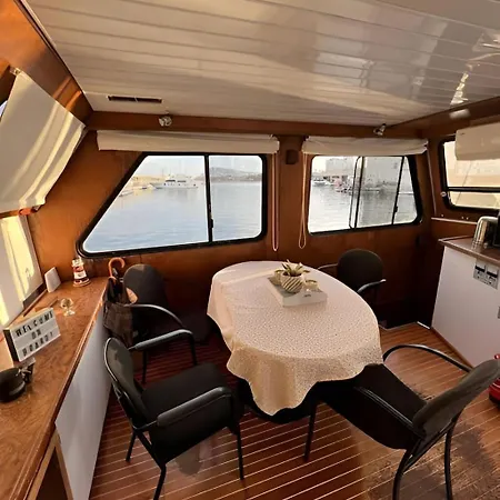 Barco Muy Espacioso Con Dos Terrazas Centro!! *