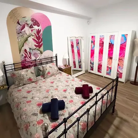 Amplio Y Colorido Piso Apartment
