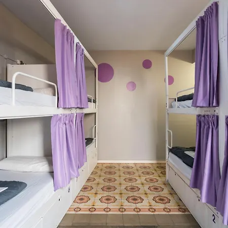 Purple Nest Хостел