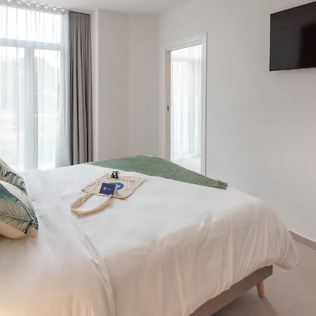 Dorm4you Arena Family 13 Aparthotel 4*