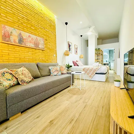 Apartment Dorado Cabanyal - Luxury Beachside Charm *