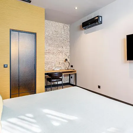Saman Boutique 4* Valence