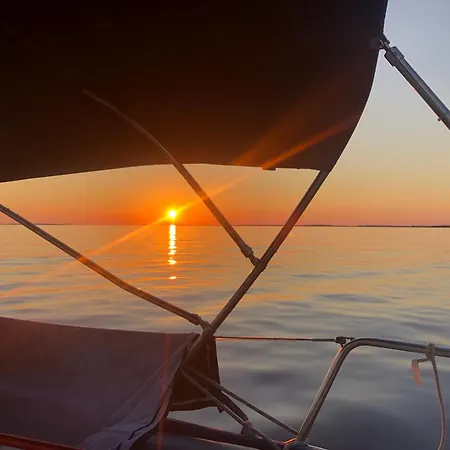 Velero En Puerto De * Valência