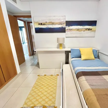 Beachfront 22 *
