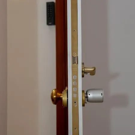 Acogedor Frente A Torres De Serrano *