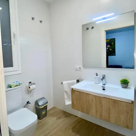 Frente Estacion De Tren Joaquin Sorolla 民宿 *