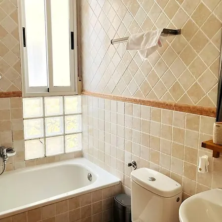 Location Center Has An Independent Courtyard Walencja