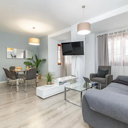 Travel Habitat Ayuntamiento Apartment