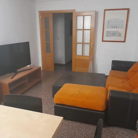 Habitacion Con Terraza A 10 Minutos Del Centro De *