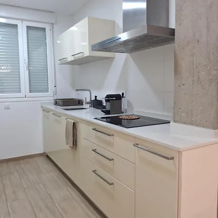 Frente Estacion De Tren Joaquin Sorolla 民宿 瓦伦西亚