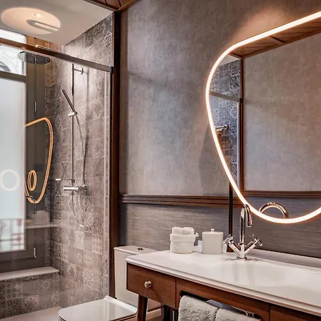 Palacio Santa Clara, Autograph Collection