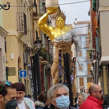 شقة Comfy And Luminous With Balcony *