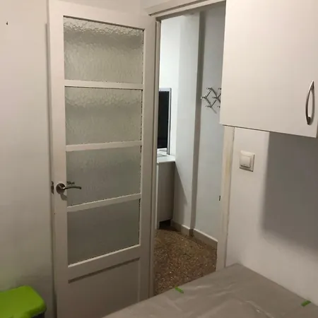 Dos Puerto En Piso Compartido Rum i privatbostad *