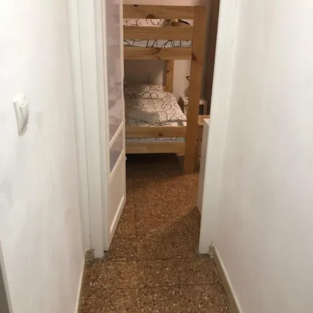 Dos Puerto En Piso Compartido Rum i privatbostad