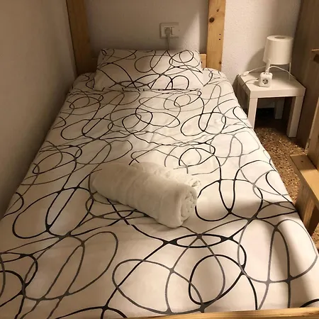 Dos Puerto En Piso Compartido 홈스테이 *