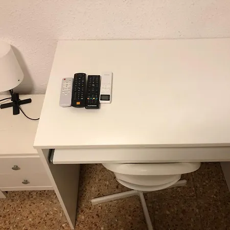 Dos Puerto En Piso Compartido Rum i privatbostad Valencia