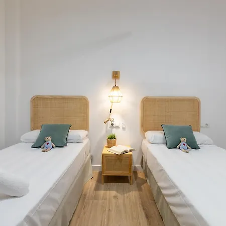 Travel Habitat Ruzafa Lofts Apartman *