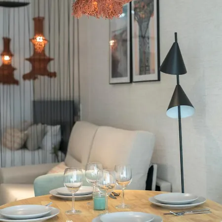 Comfortable In L Valencia